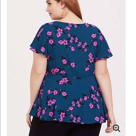 Torrid floral top - Picture 3 of 8